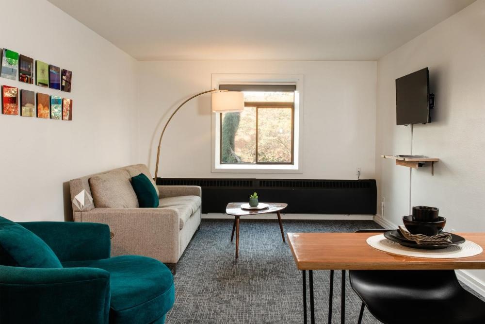 Hotel Leo Image 63